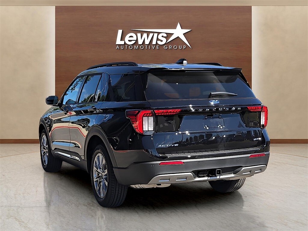 2025 Ford Explorer photo 3