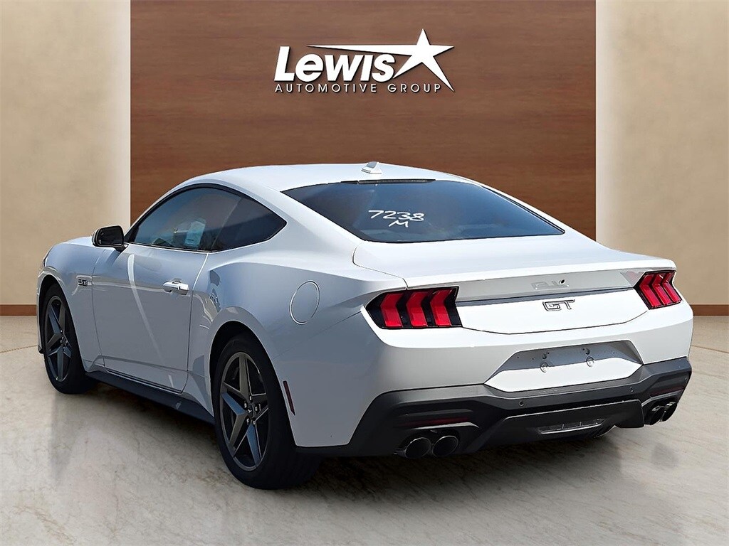 2025 Ford Mustang GT photo 4