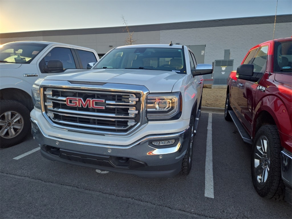 2018 GMC Sierra SLT's photo