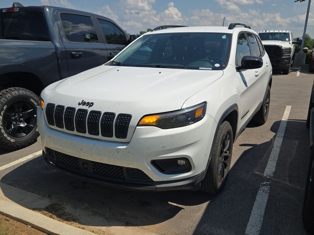 Used 2023 Jeep Cherokee Altitude SUV