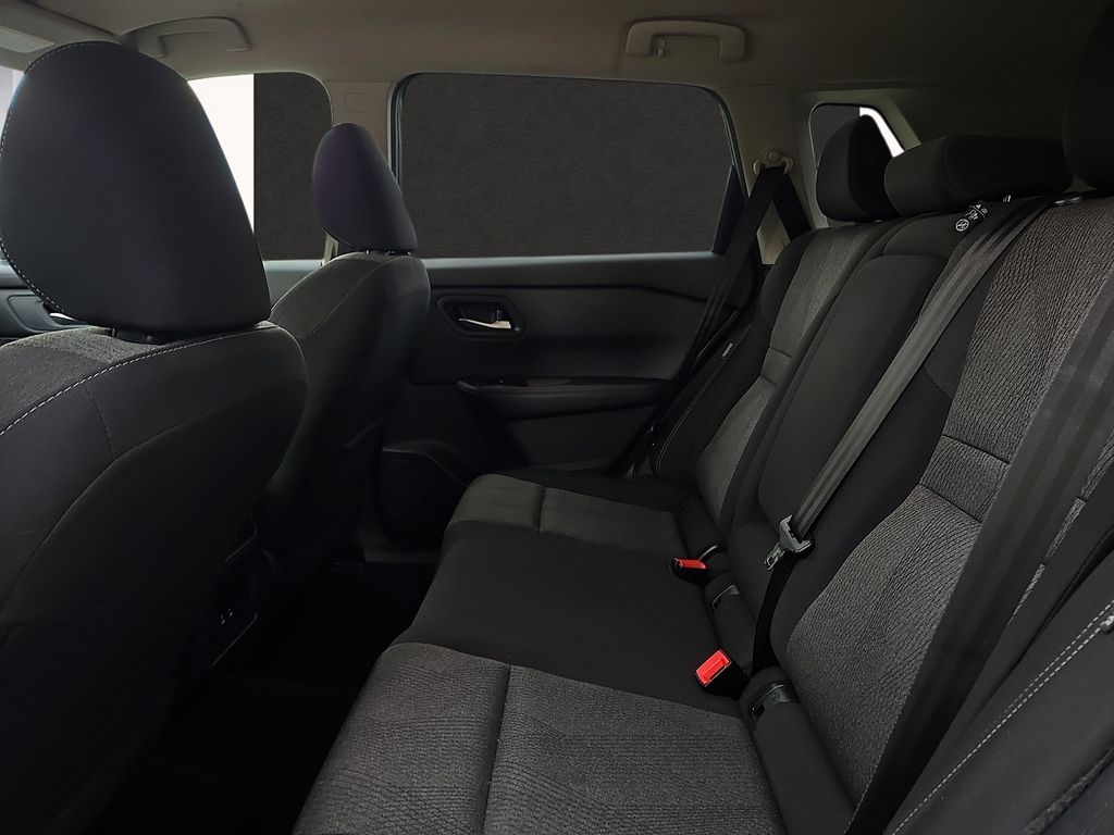 2025 Nissan Rogue SV - Photo 9