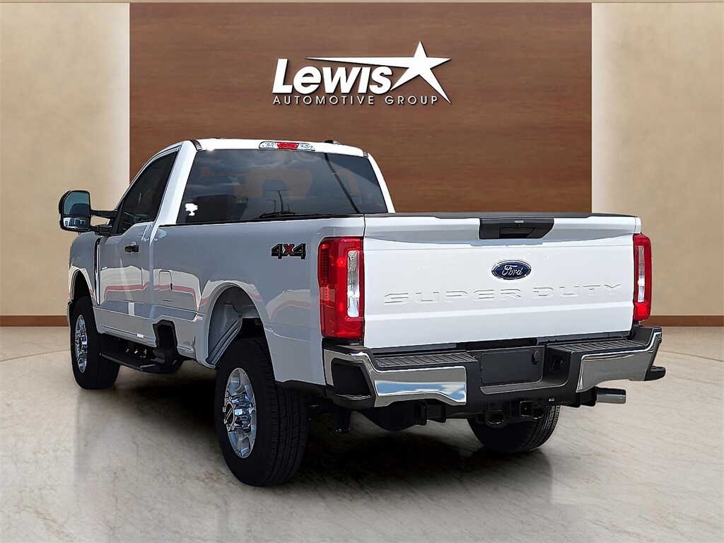 2025 Ford F-350 photo 4