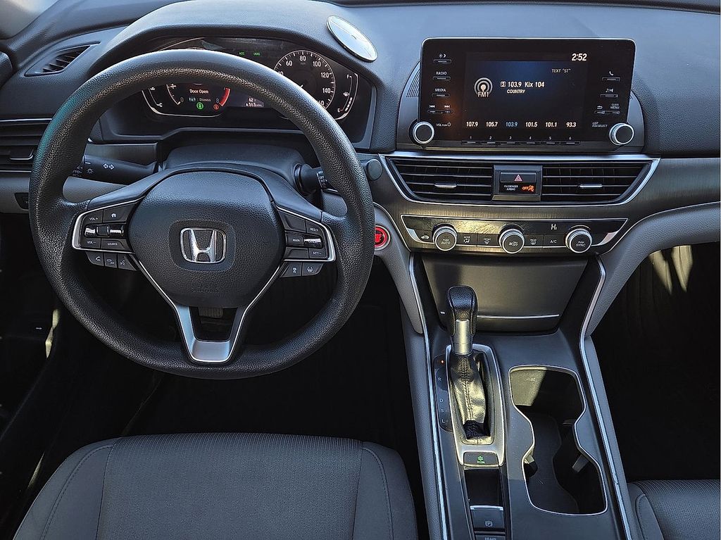 2018 Honda Accord LX - Photo 10
