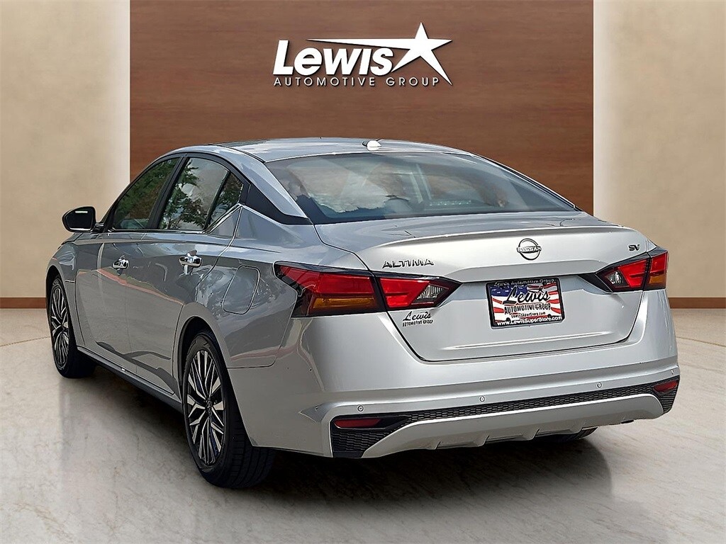 2024 Nissan Altima 2.5 SV photo 3