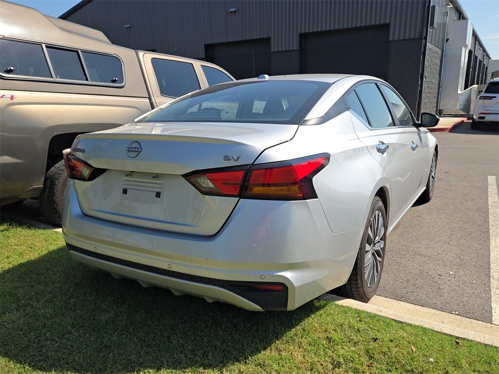 2024 Nissan Altima 2.5 SV photo 4