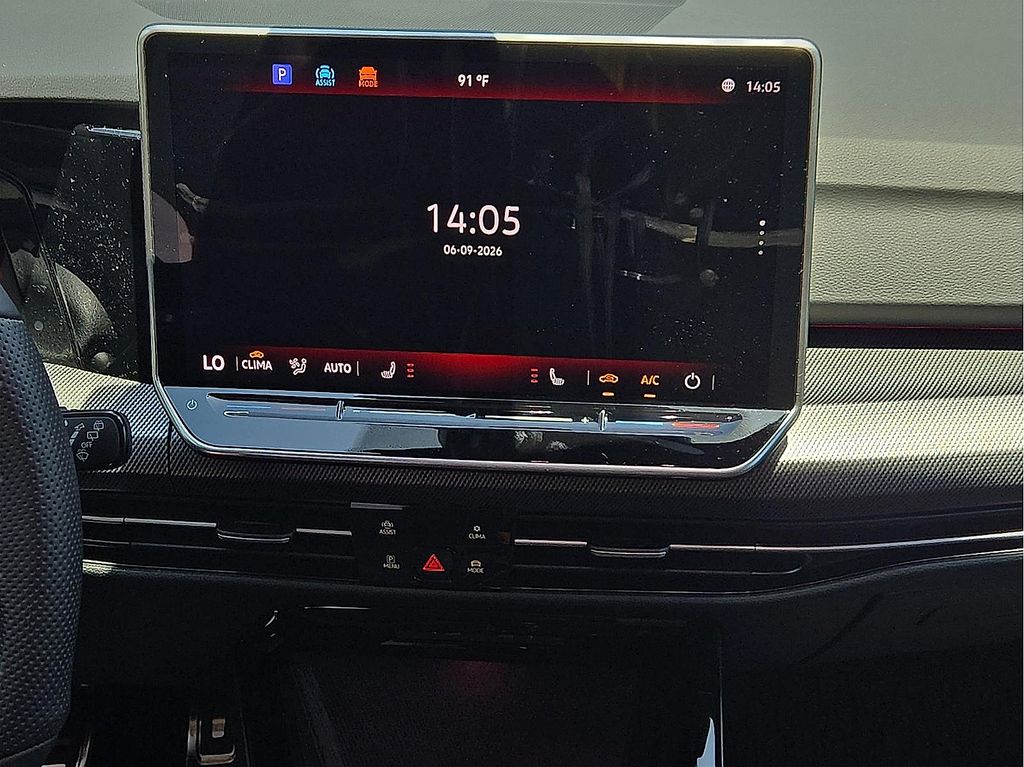 2025 Volkswagen Golf GTI SE - Photo 11