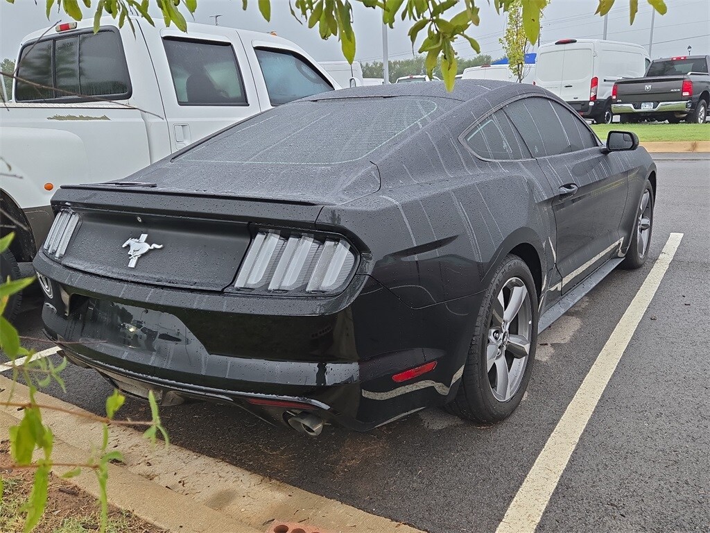 2015 Ford Mustang V6 photo 3