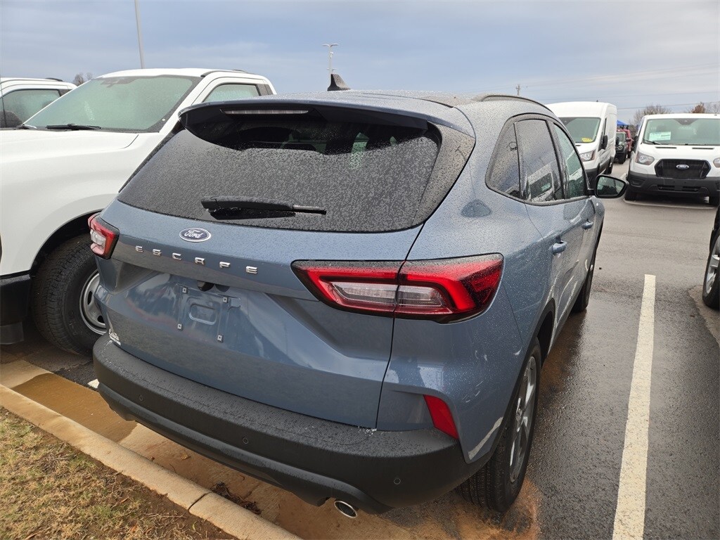 2025 Ford Escape ST-Line photo 3