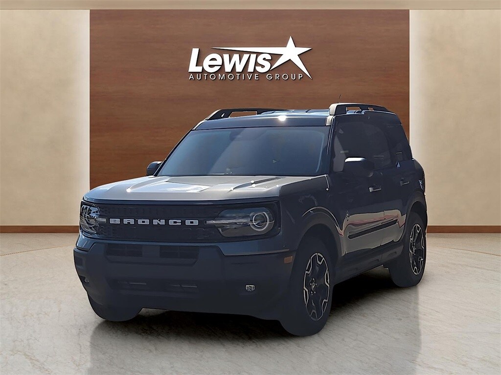 2025 Ford Bronco Sport Outer Banks photo 2