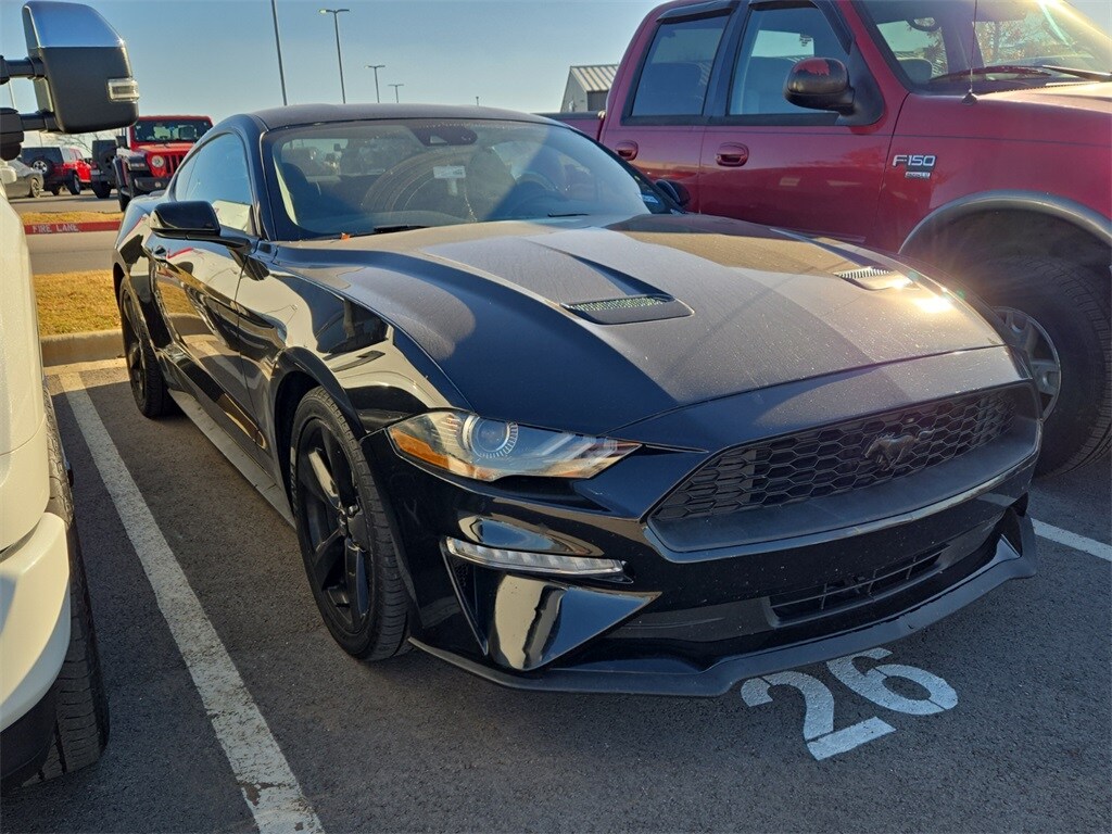 2021 Ford Mustang EcoBoost photo 4