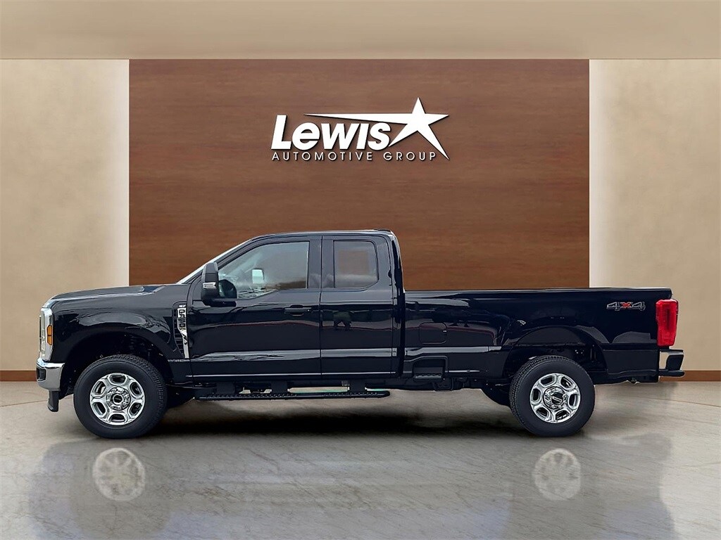 2025 Ford F-350 photo 3