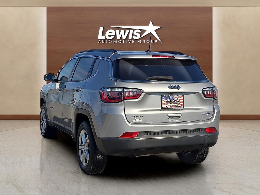 Used 2024 Jeep Compass Latitude SUV