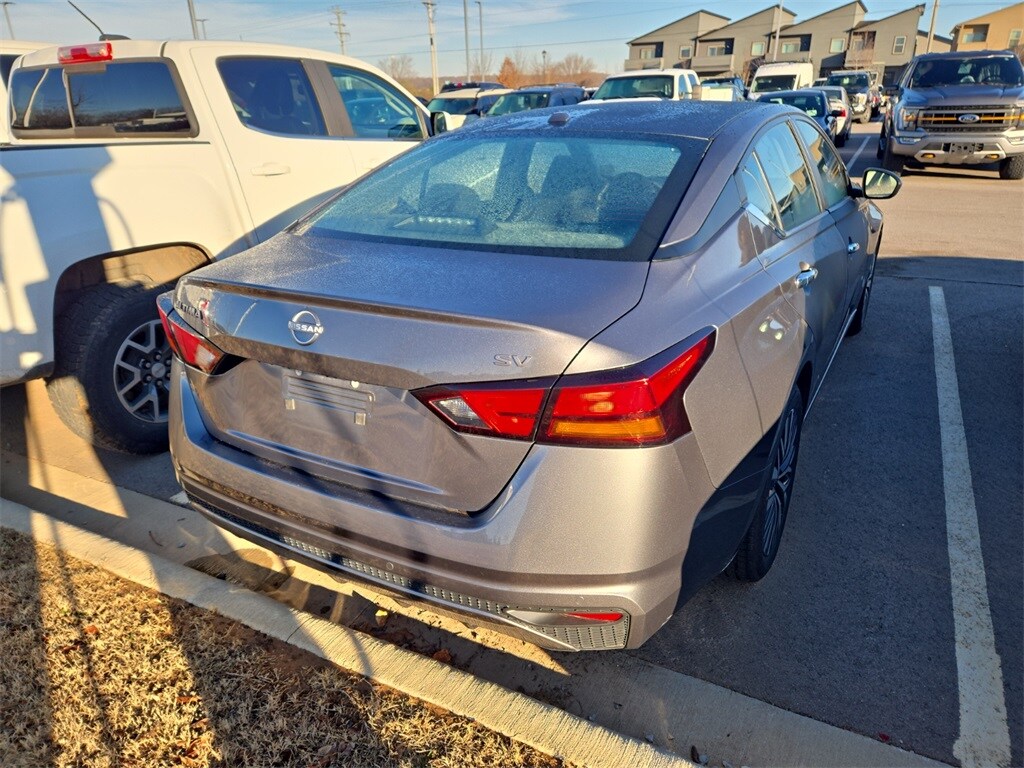 Used 2024 Nissan Altima 2.5 SV Sedan