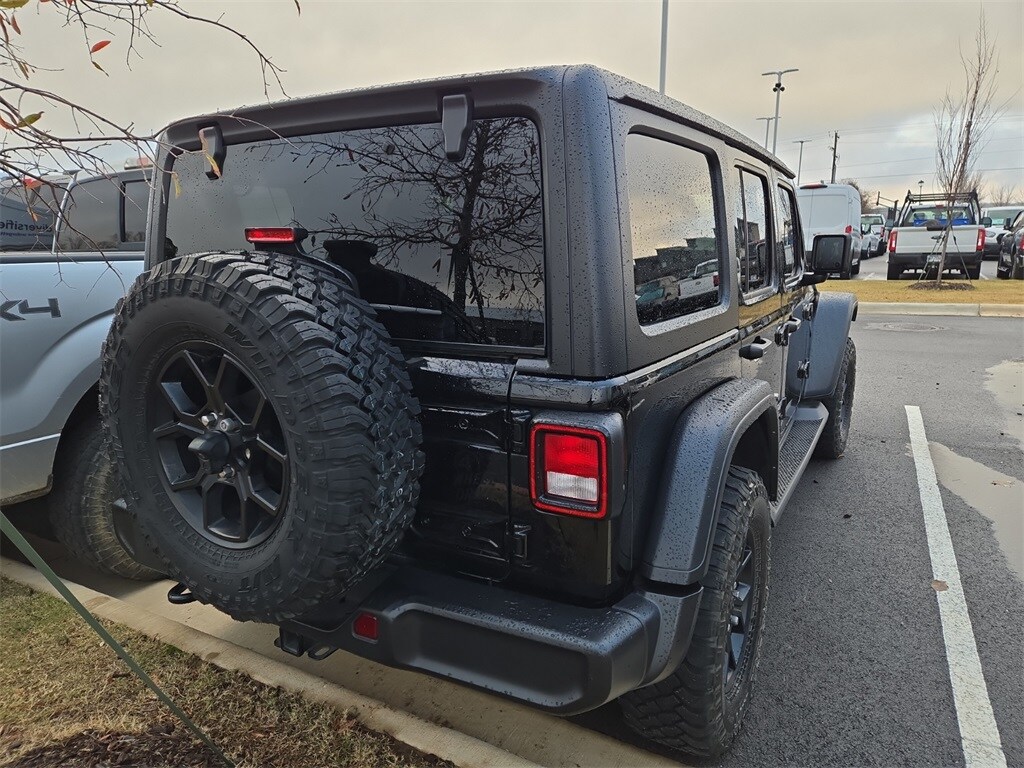 2024 Jeep Wrangler Willys photo 3