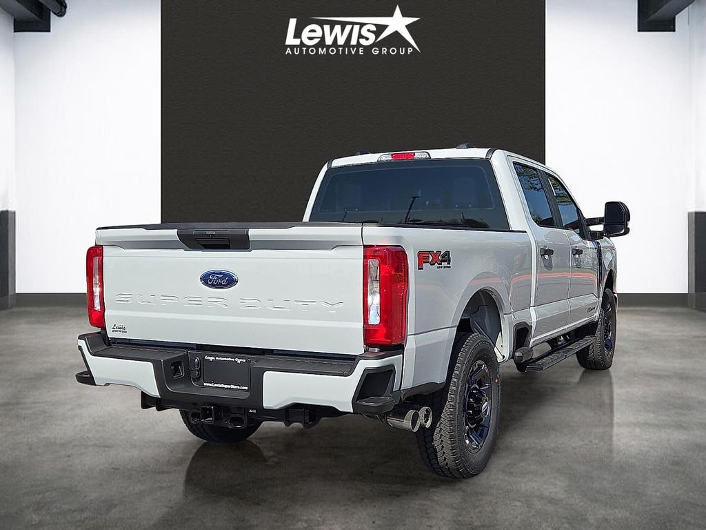 New 2026 Ford F-250SD XL Truck Crew Cab