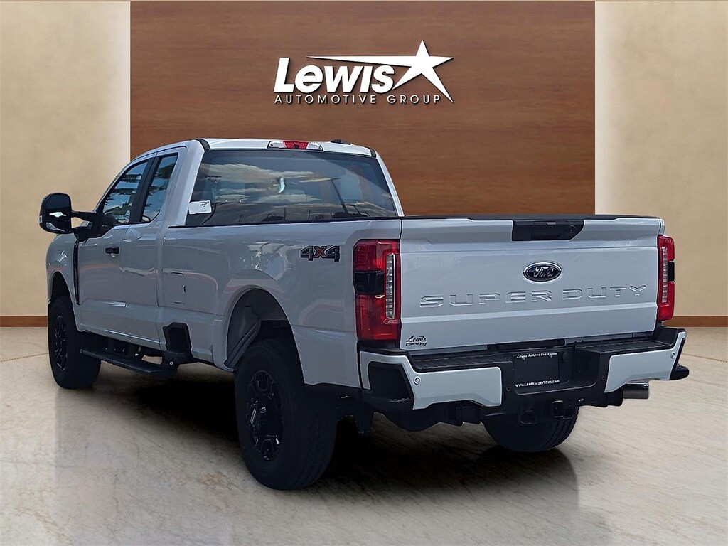 2025 Ford F-250 photo 4