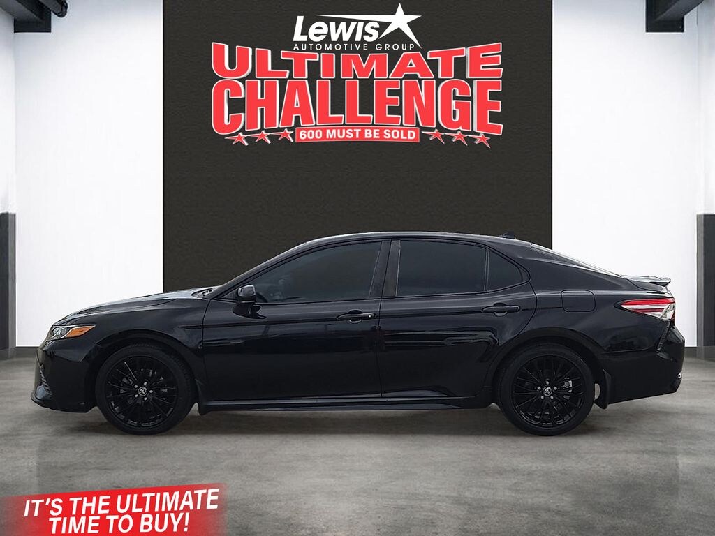 Used 2020 Toyota Camry SE Sedan