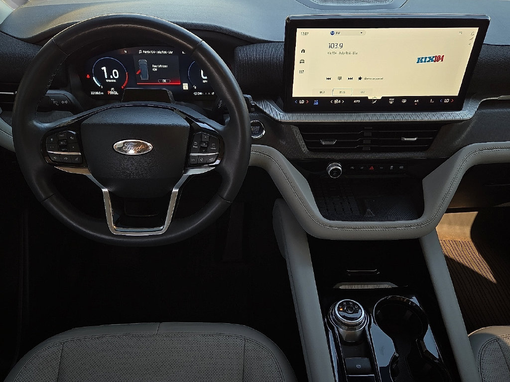 2025 Ford Explorer Platinum - Photo 12