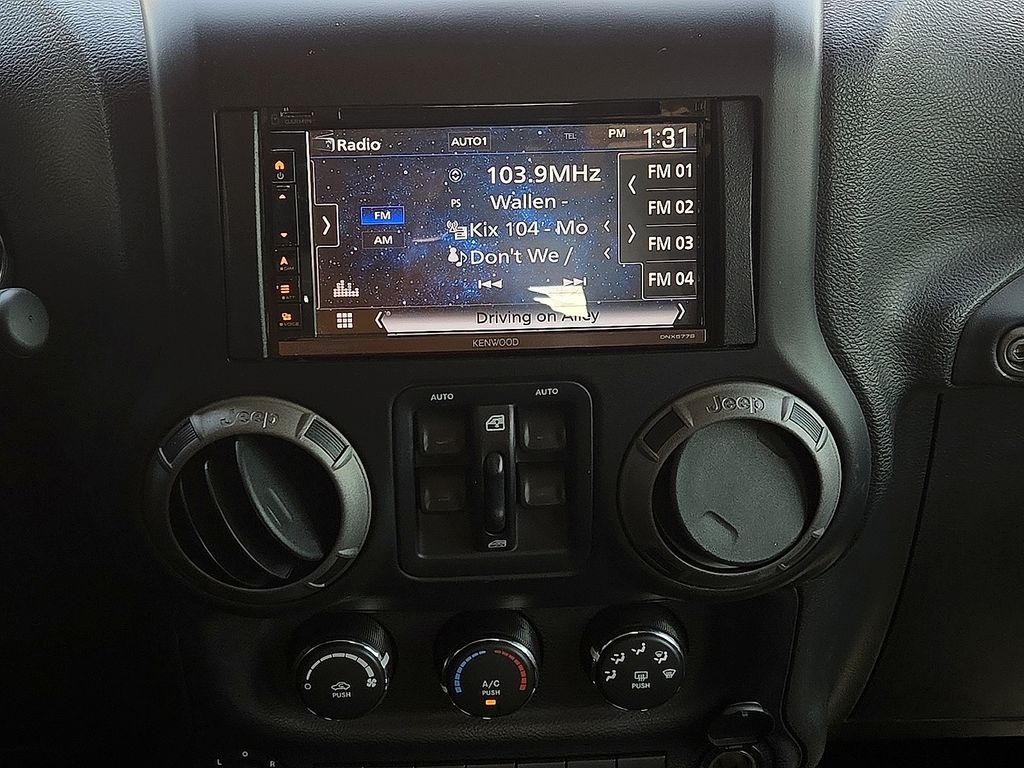 2015 Jeep Wrangler Unlimited Sport - Photo 11