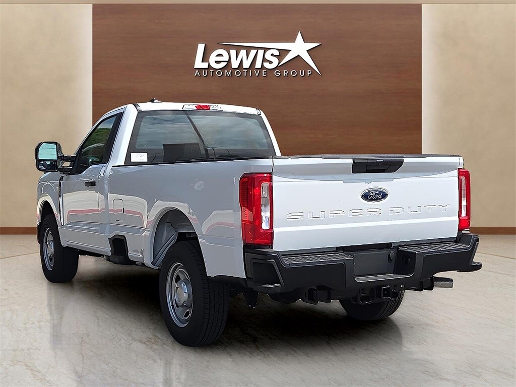 2025 Ford F-350 photo 4