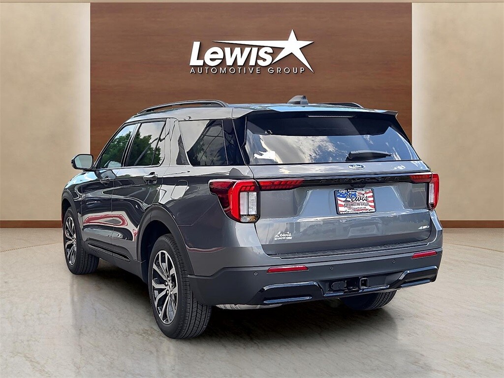 2025 Ford Explorer ST-Line photo 3