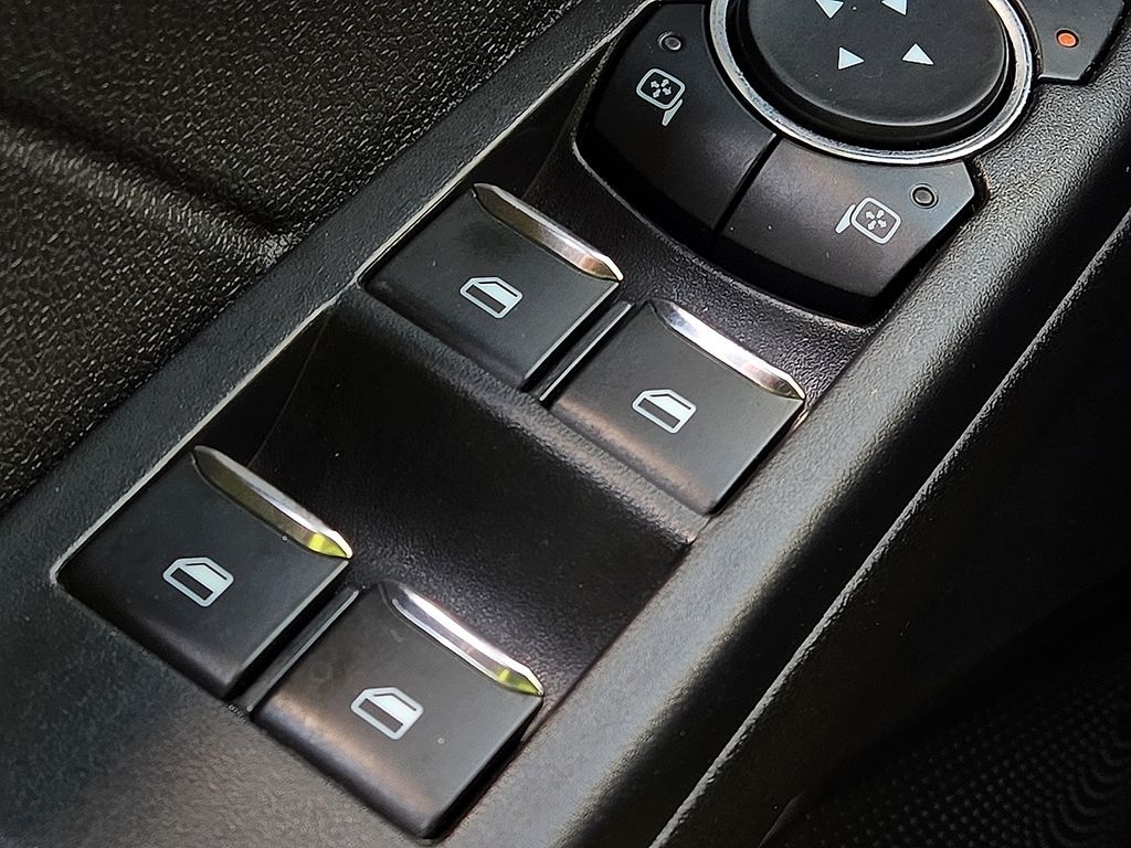 2024 Ford Escape ST-Line - Photo 17