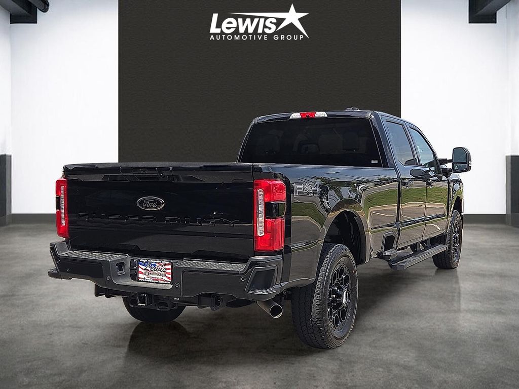 2026 Ford F-350 Super Duty XLT - Photo 4