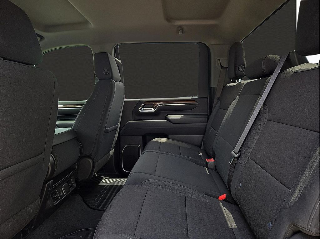 2024 Chevrolet Silverado 3500HD LT - Photo 8
