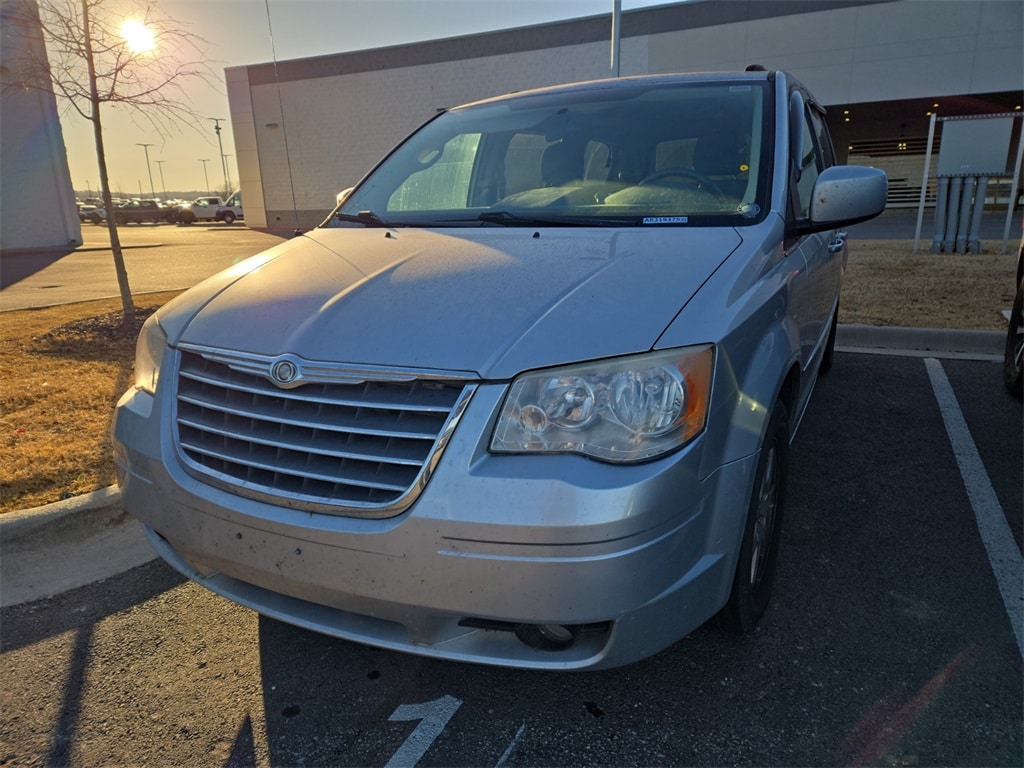 2010 Chrysler Town & Country Touring's photo