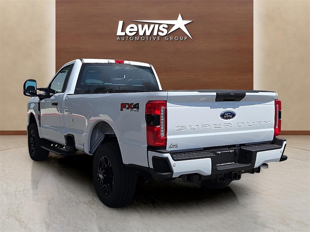 2025 Ford F-350 XL photo 3