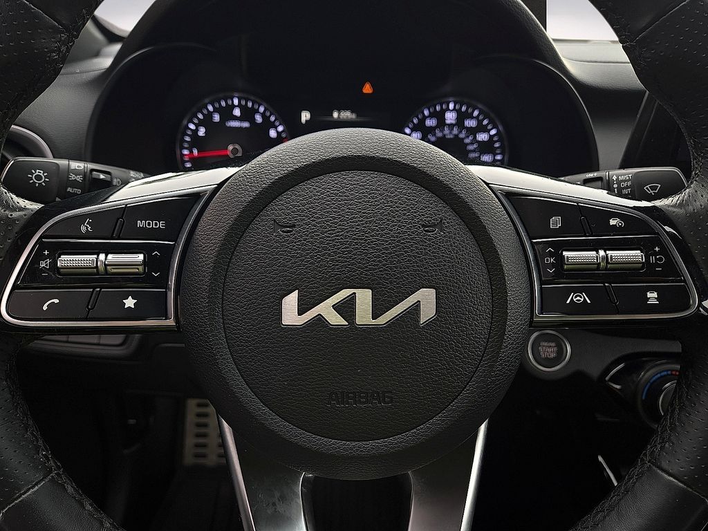 2024 Kia Forte GT-Line - Photo 19