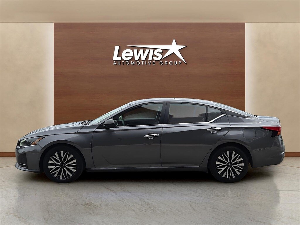 2024 Nissan Altima 2.5 SV photo 3