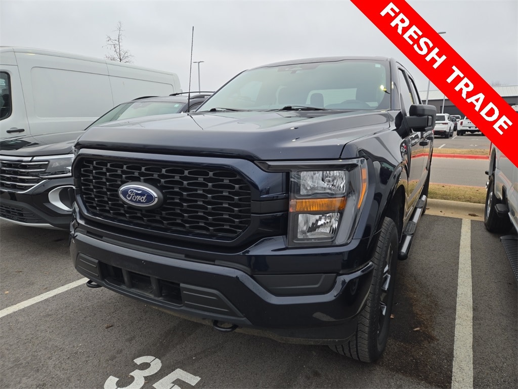 2023 Ford F-150 XL's photo