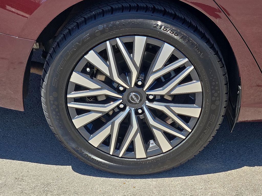 2024 Nissan Altima SV - Photo 7