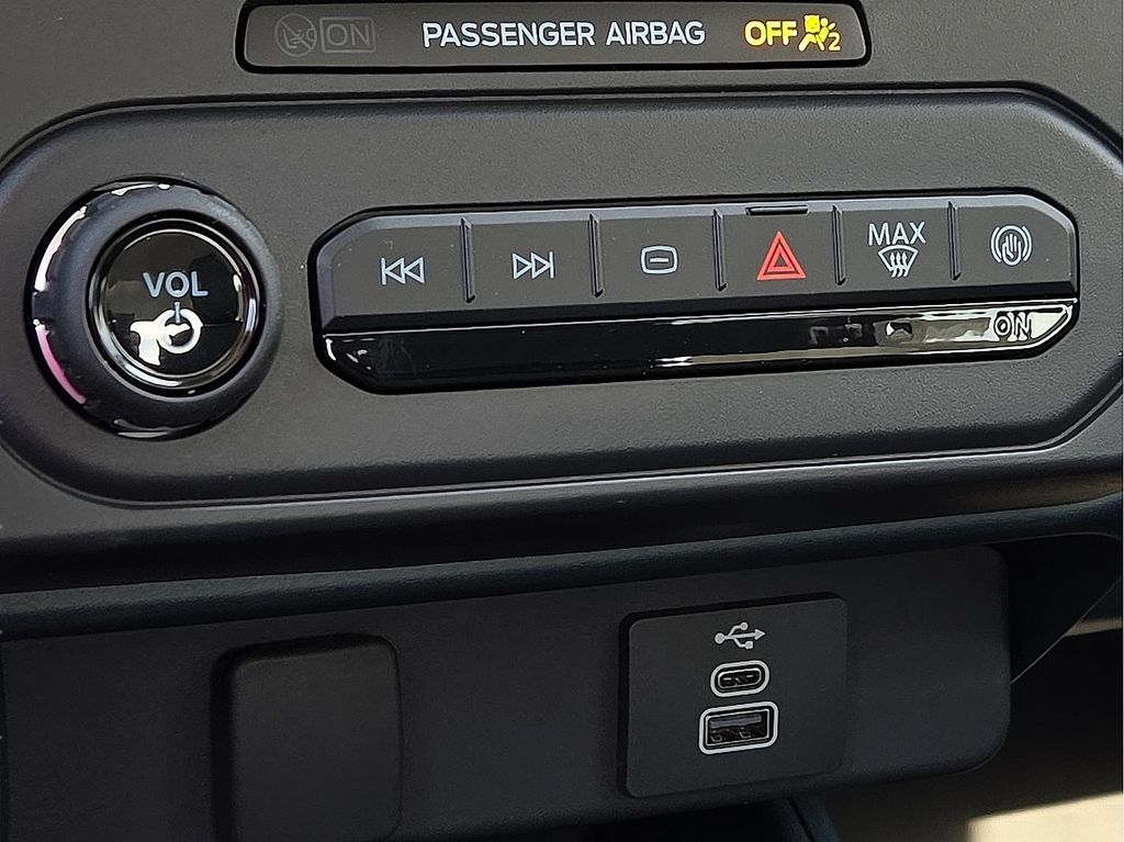 2026 Ford Maverick XLT - Photo 13