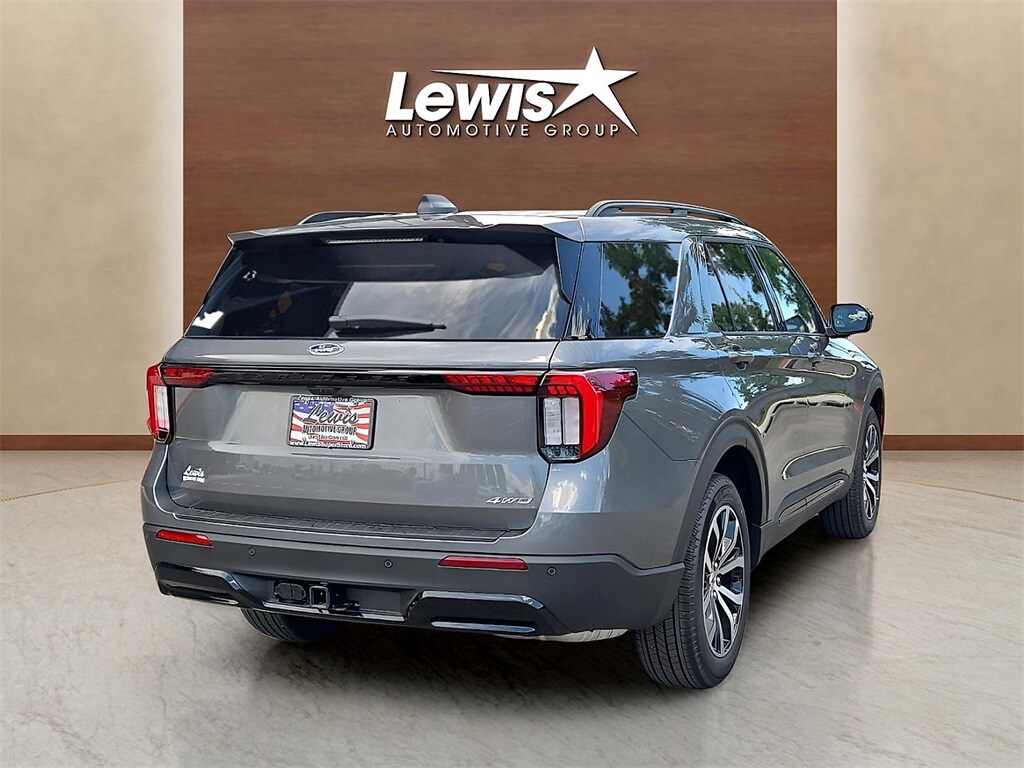 2025 Ford Explorer ST-Line photo 4