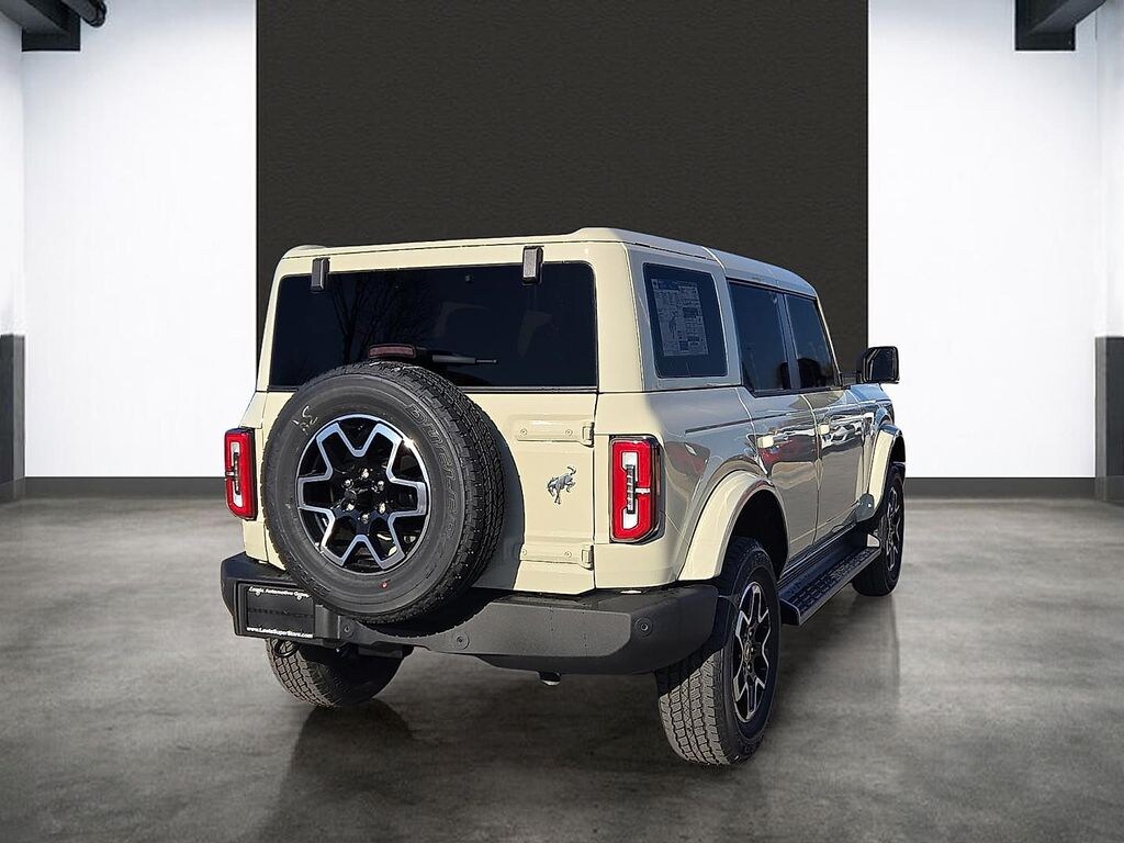 New 2025 Ford Bronco Outer Banks SUV