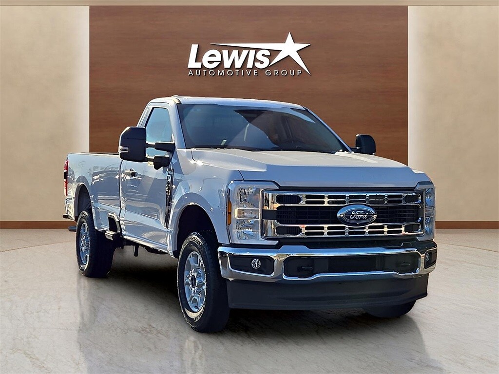 2025 Ford F-250 photo 2