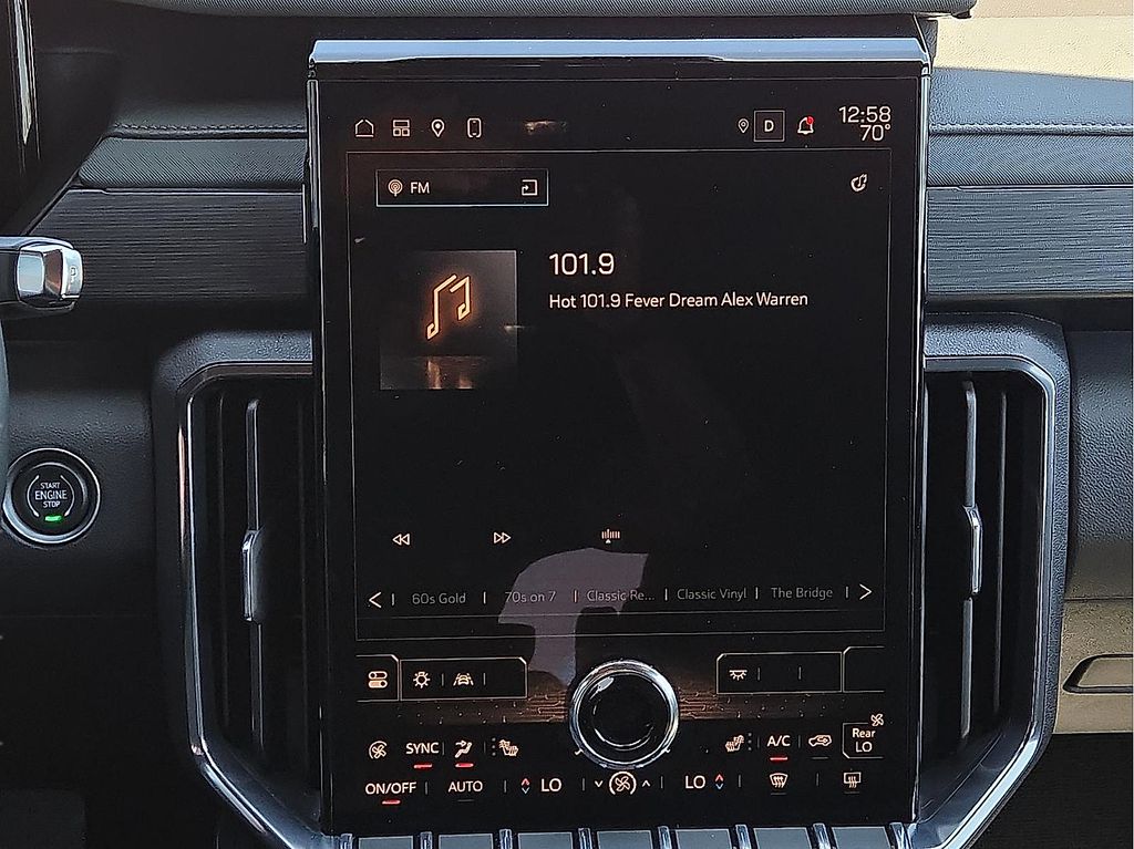 2024 GMC Acadia AT4 - Photo 13