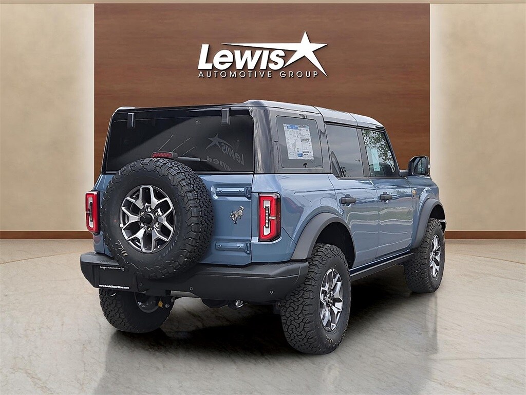 2025 Ford Bronco Badlands photo 3