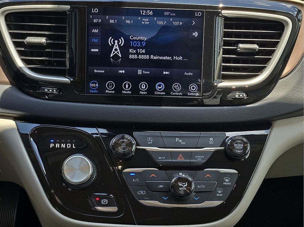 2018 Chrysler Pacifica Touring L - Photo 12