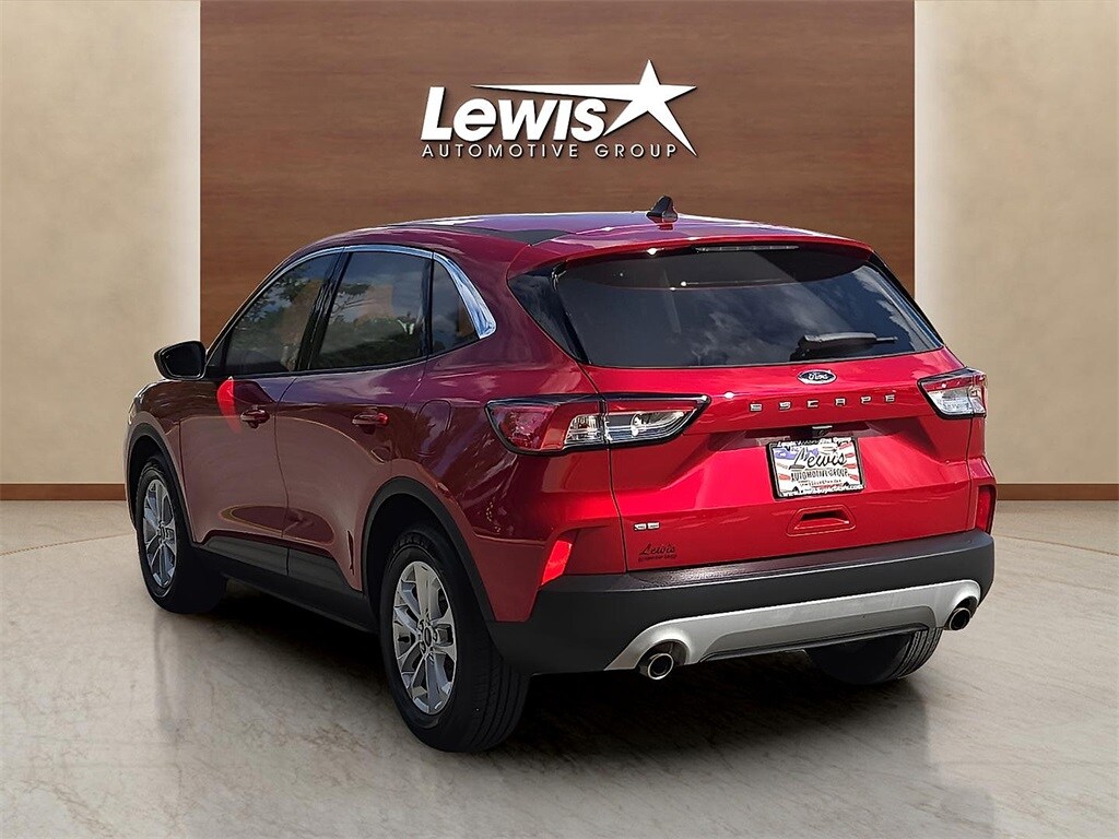 2022 Ford Escape SE photo 3