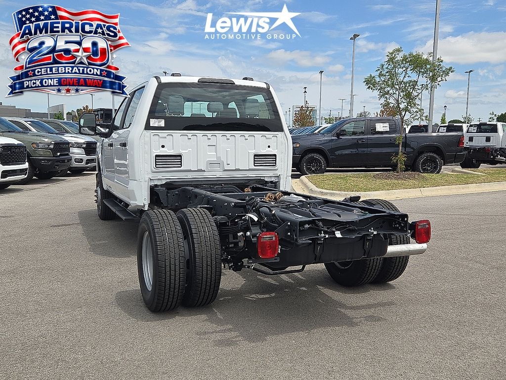 New 2026 Ford F-350SD XL Truck Crew Cab