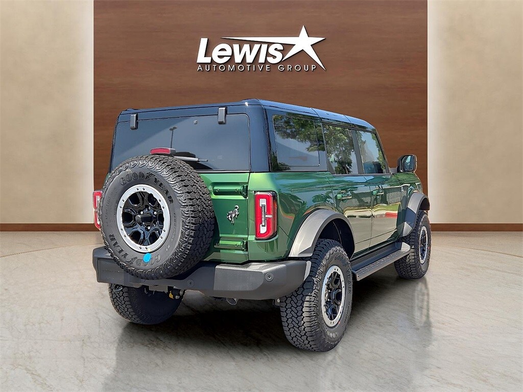 2025 Ford Bronco Outer Banks photo 3