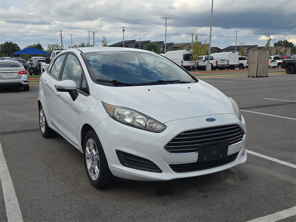 2015 Ford Fiesta SE photo 4