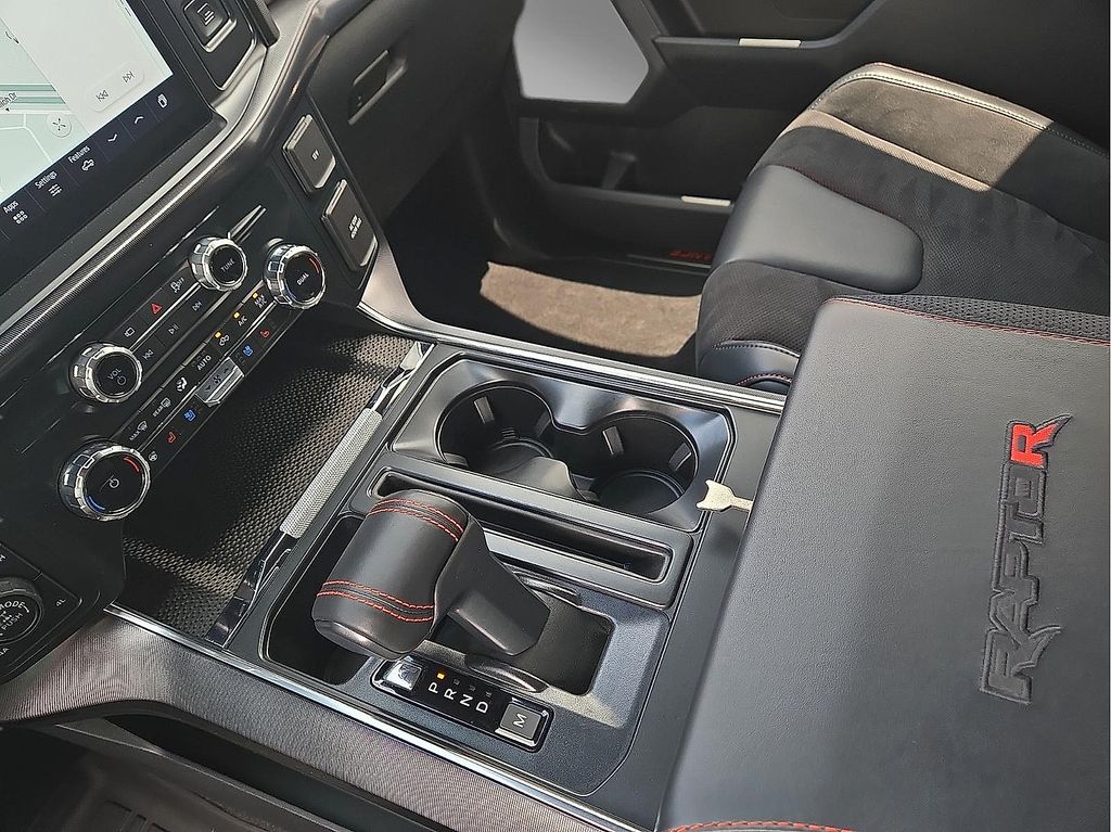 2025 Ford F-150 Raptor - Photo 20