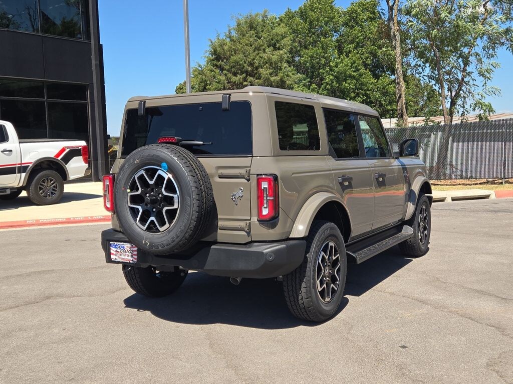 New 2026 Ford Bronco Outer Banks SUV