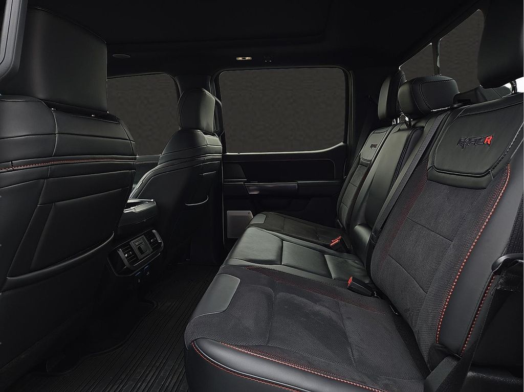 2025 Ford F-150 Raptor - Photo 9
