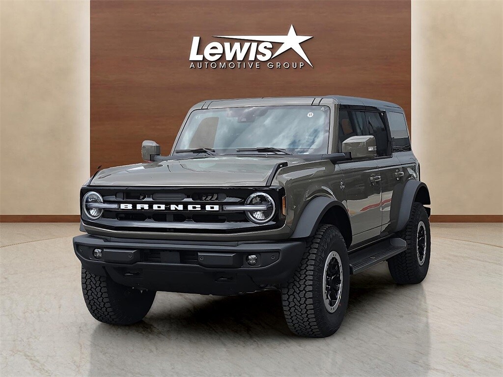 2025 Ford Bronco Outer Banks photo 2