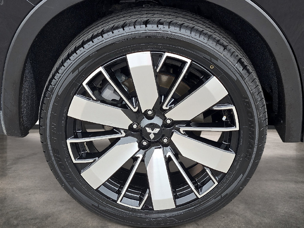 2025 Mitsubishi Outlander SE - Photo 6